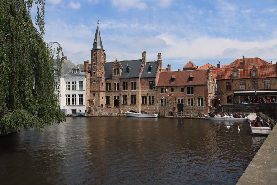 Bruges in Winter: Quiet Canals, Chocolate and Cobbled Streets