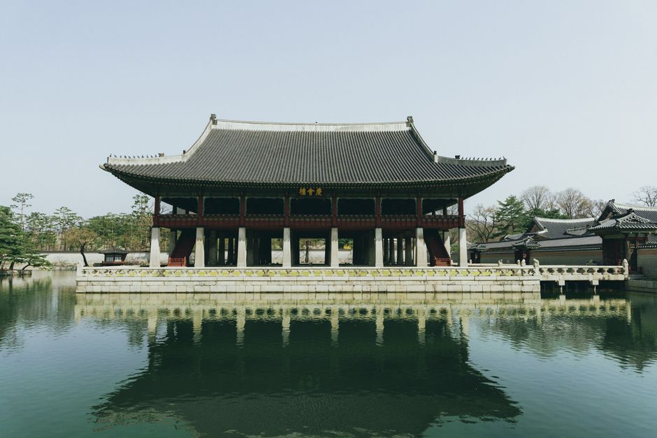 Seoul in Early Summer: Palaces, Markets and Night Walks by the Cheonggyecheon