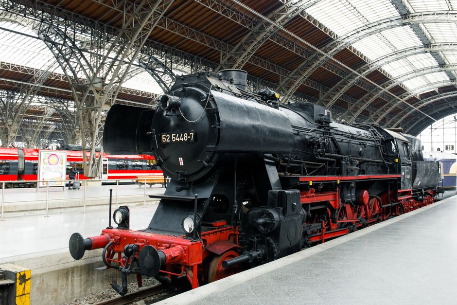 Train Travel Europe Winter: Routes, Costs & Packing for Snow Season